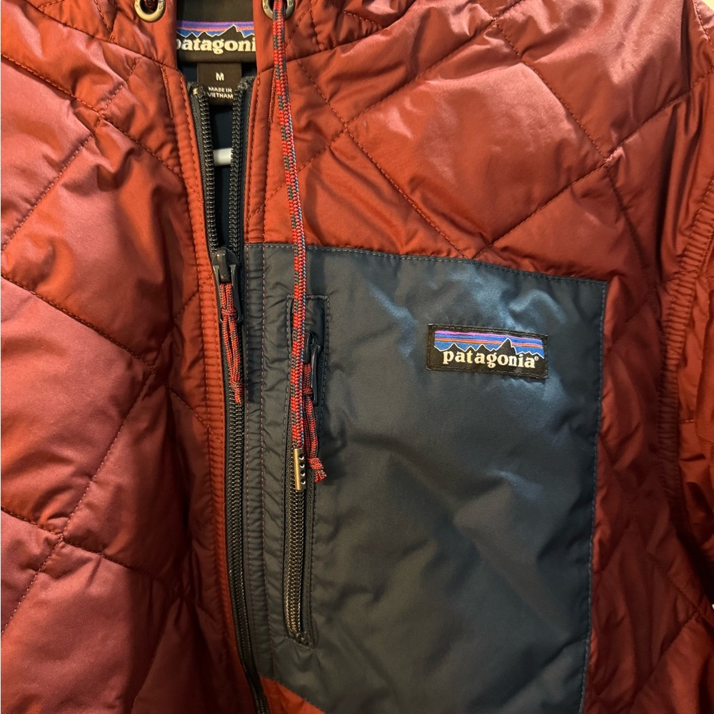 Patagonia Men's Diamond Quilted Bomber Hoody - Picture 2 of 3